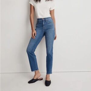 Madewell Women's Straight Leg Jeans in Blue